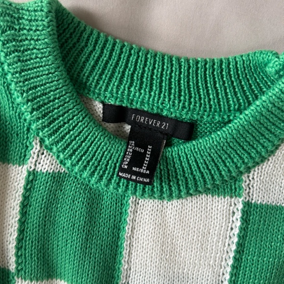 Checkered green and white top - Picture 2 of 3